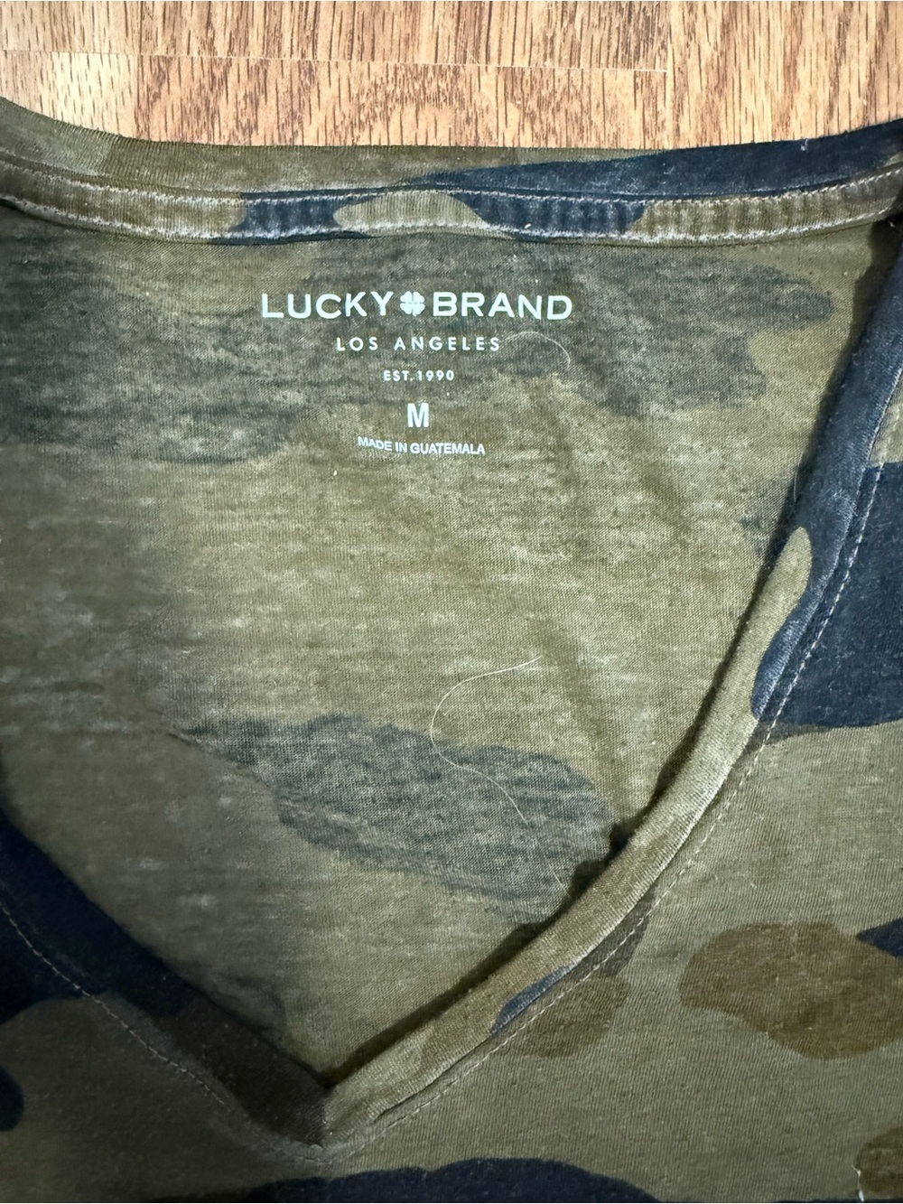 Lucky Brand Olive & Black Camo V-Neck Short Sleeve Tee size medium - Picture 2 of 3